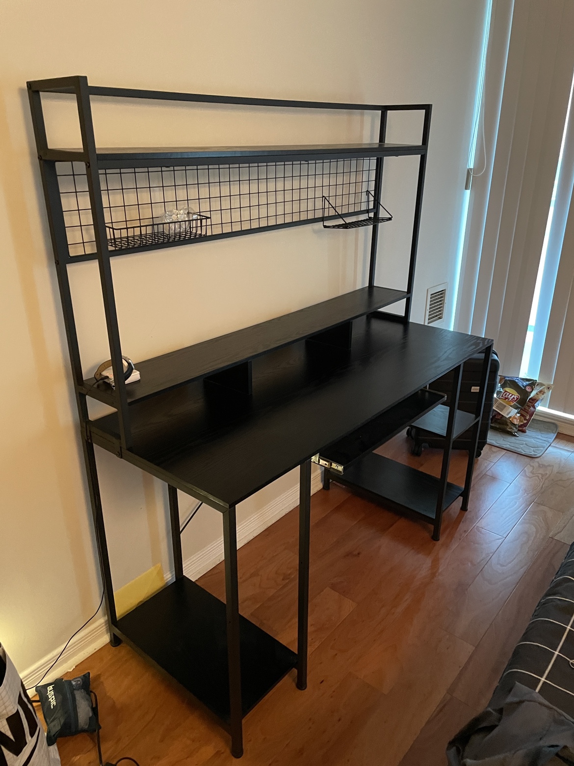 Computer desk(Can buy it to 7/31)