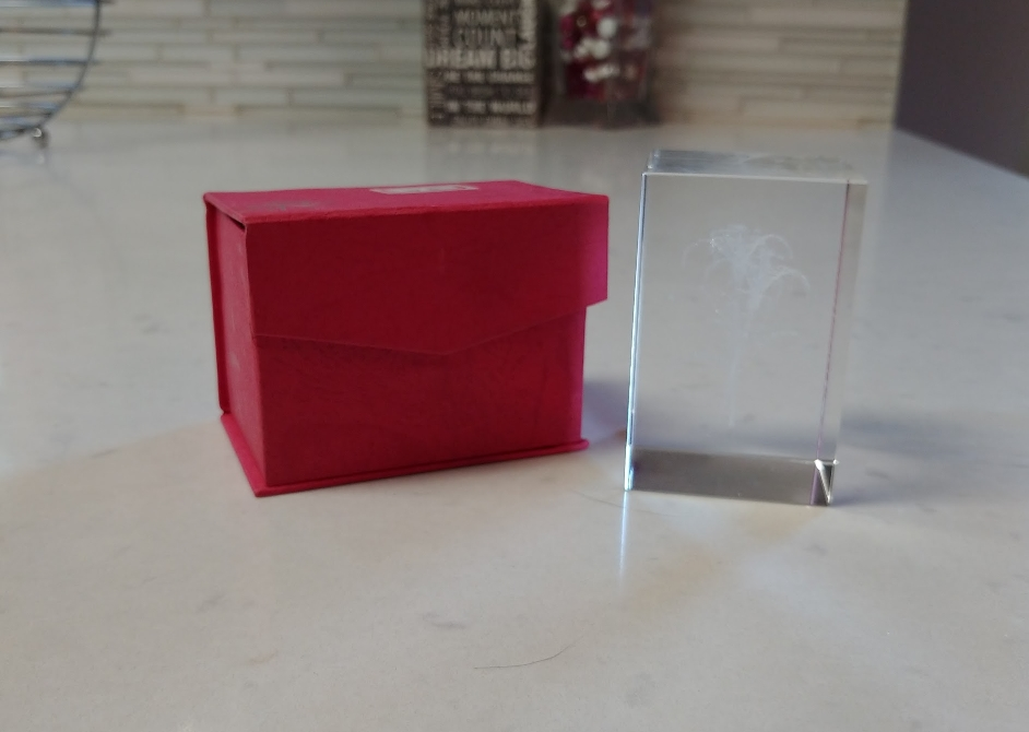 Crystal Glass Flowers 3D Laser Etched Hologram Paperweight image indicator(2)