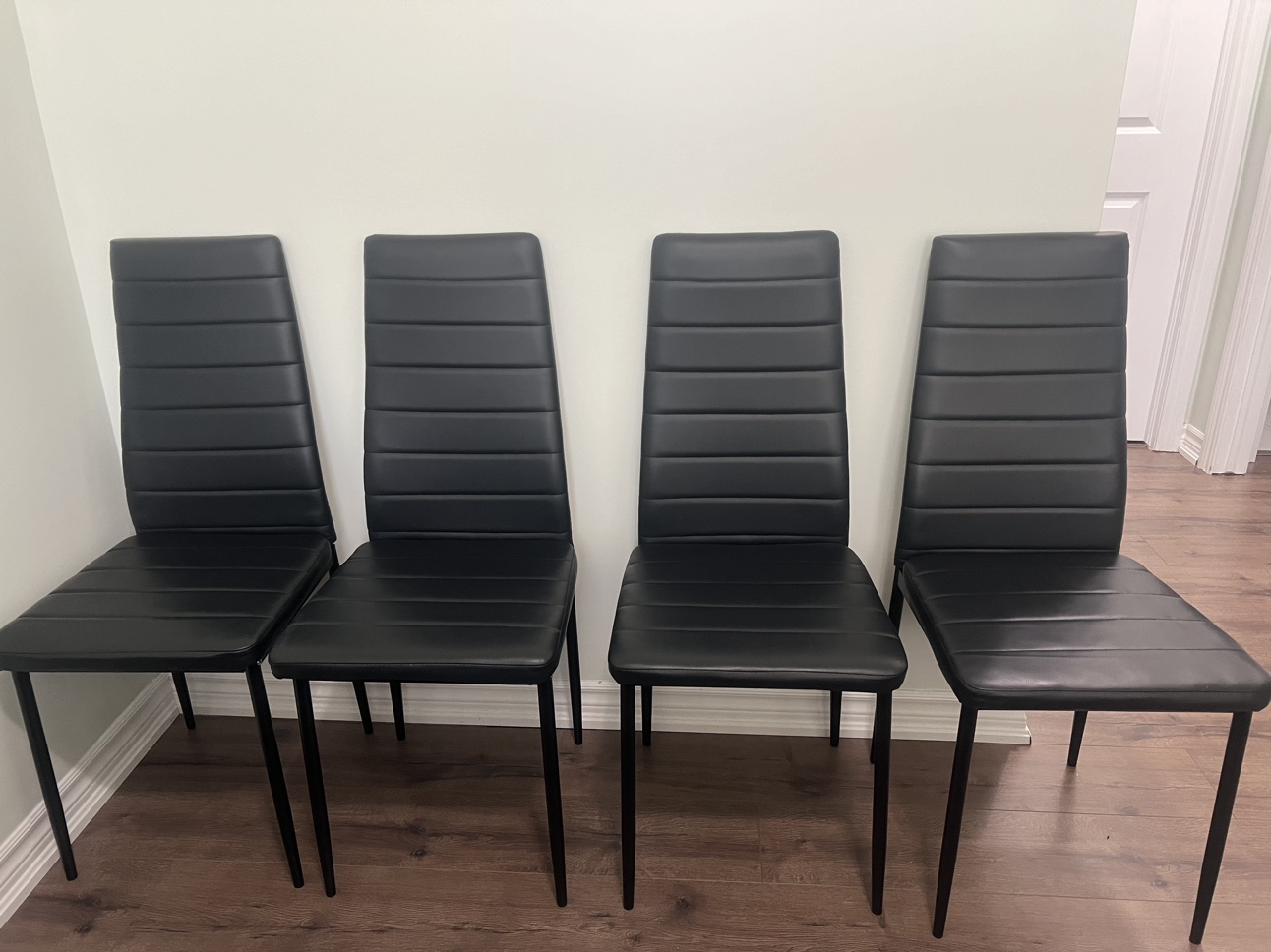 4 dining chairs - photo 2