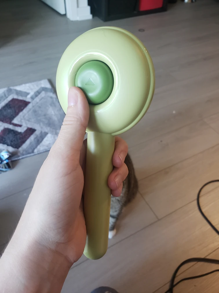 Dog or Cat Hair Brush (Push Button to Remove Hair from Brush) image indicator(3)