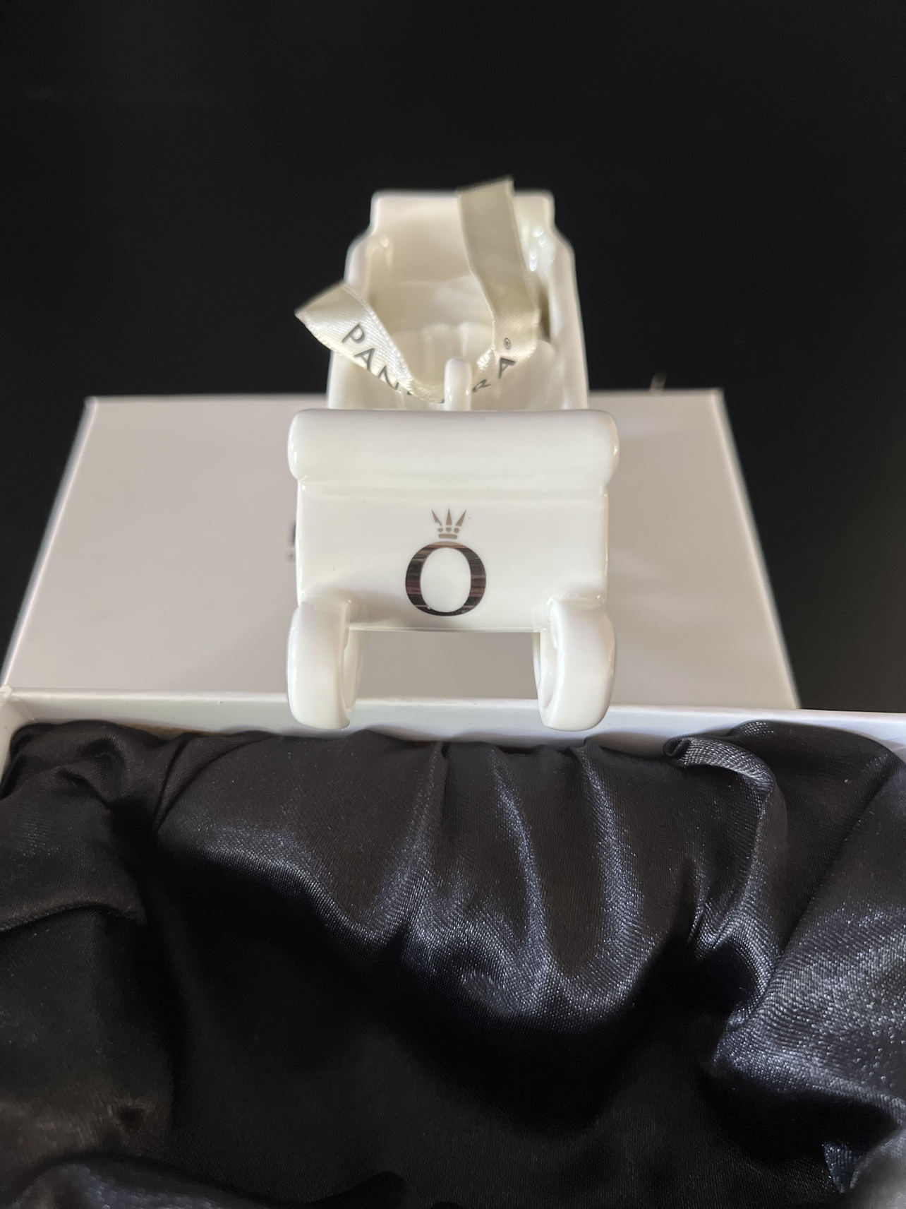 Beautiful Pandora sleigh ornament 🎄 image indicator(3)