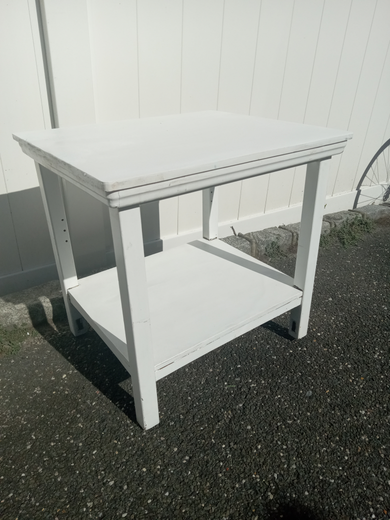 white coffee table - photo 2