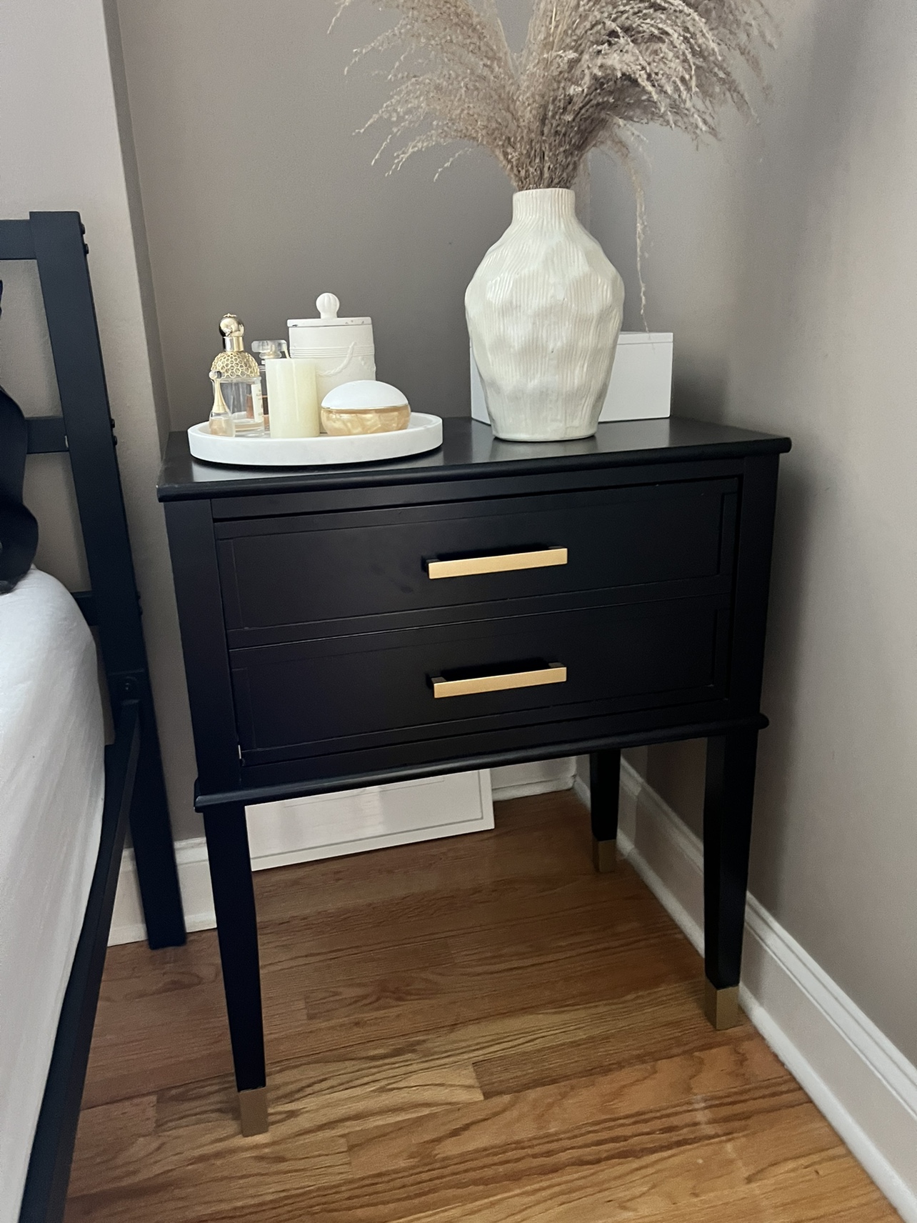Selling night stand (1)