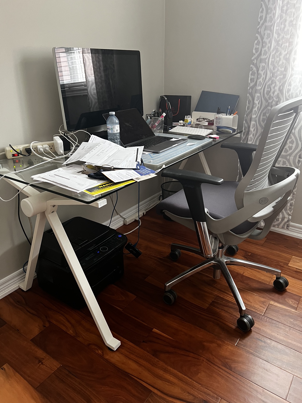 Structube computer glass desk