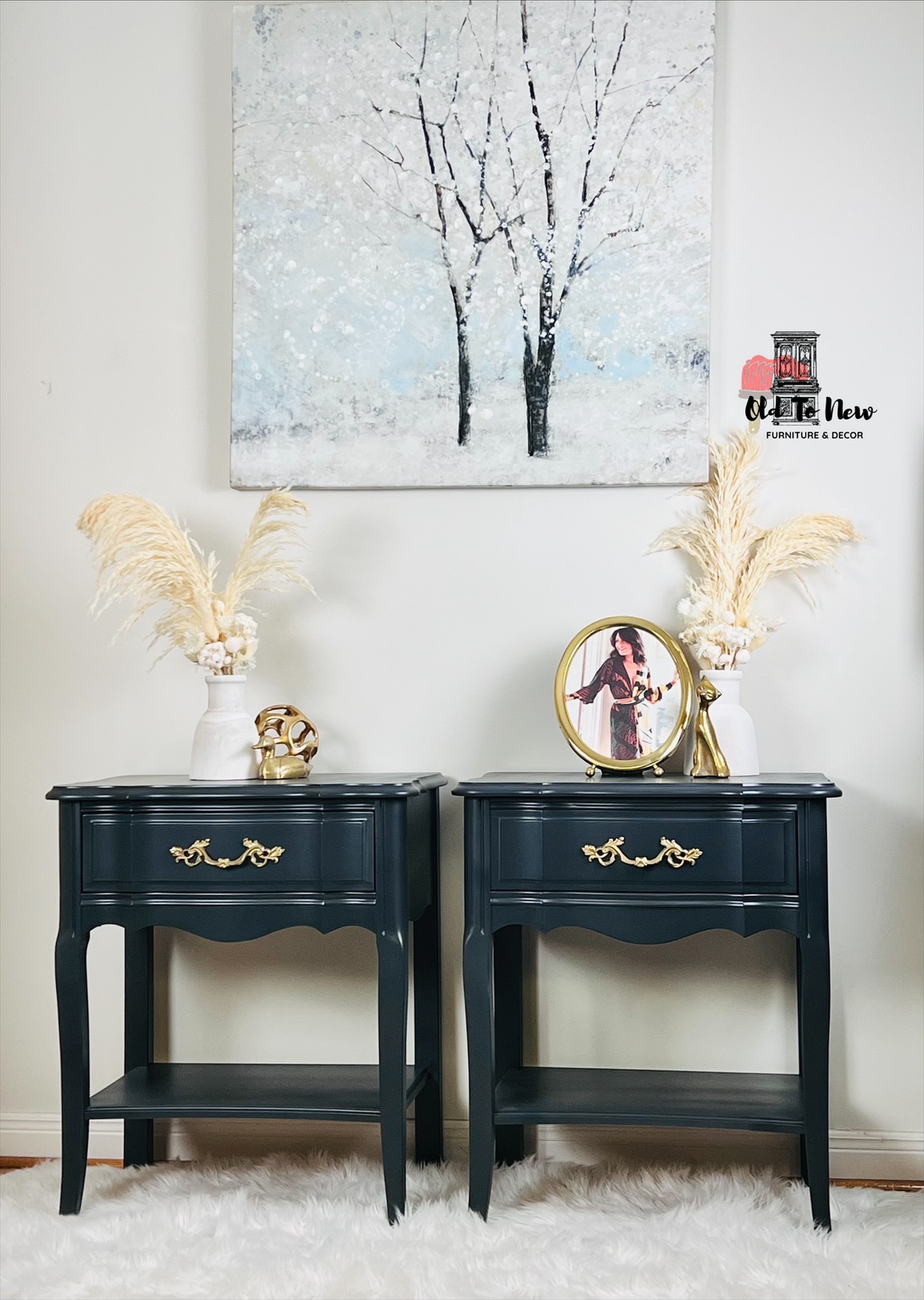 Elegant Pair of French Provincial Charcoal End Tables - photo 2