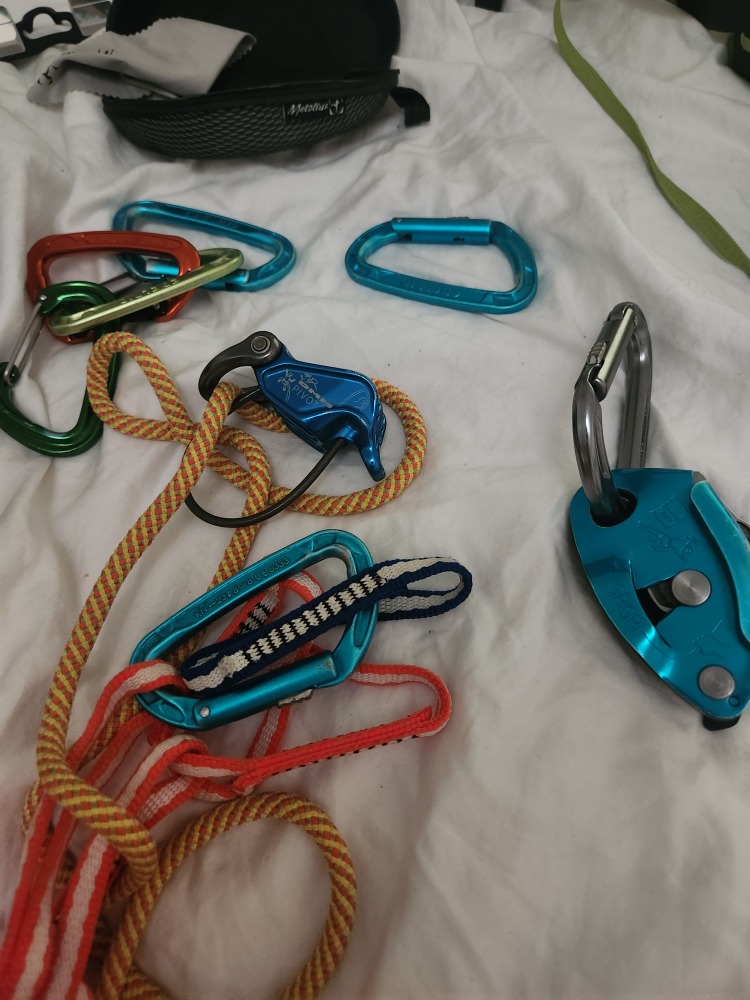 Assorted Mountain Climbing Gear image indicator(3)