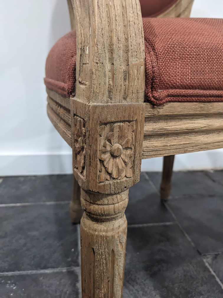 Wooden chair - photo 2