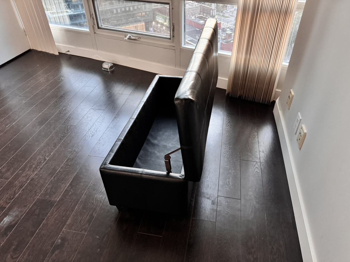Faux leather chest / ottoman / coffee table chest - photo 3