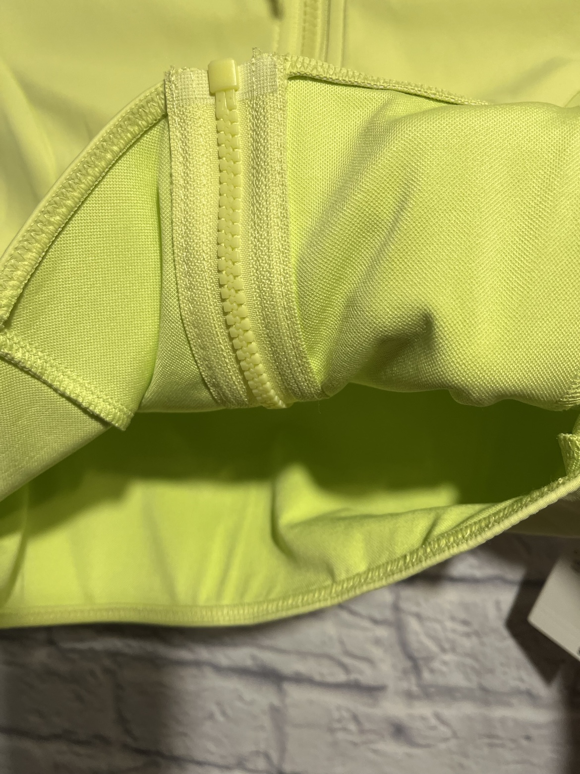 New Good American Rash Gaurd image indicator(5)