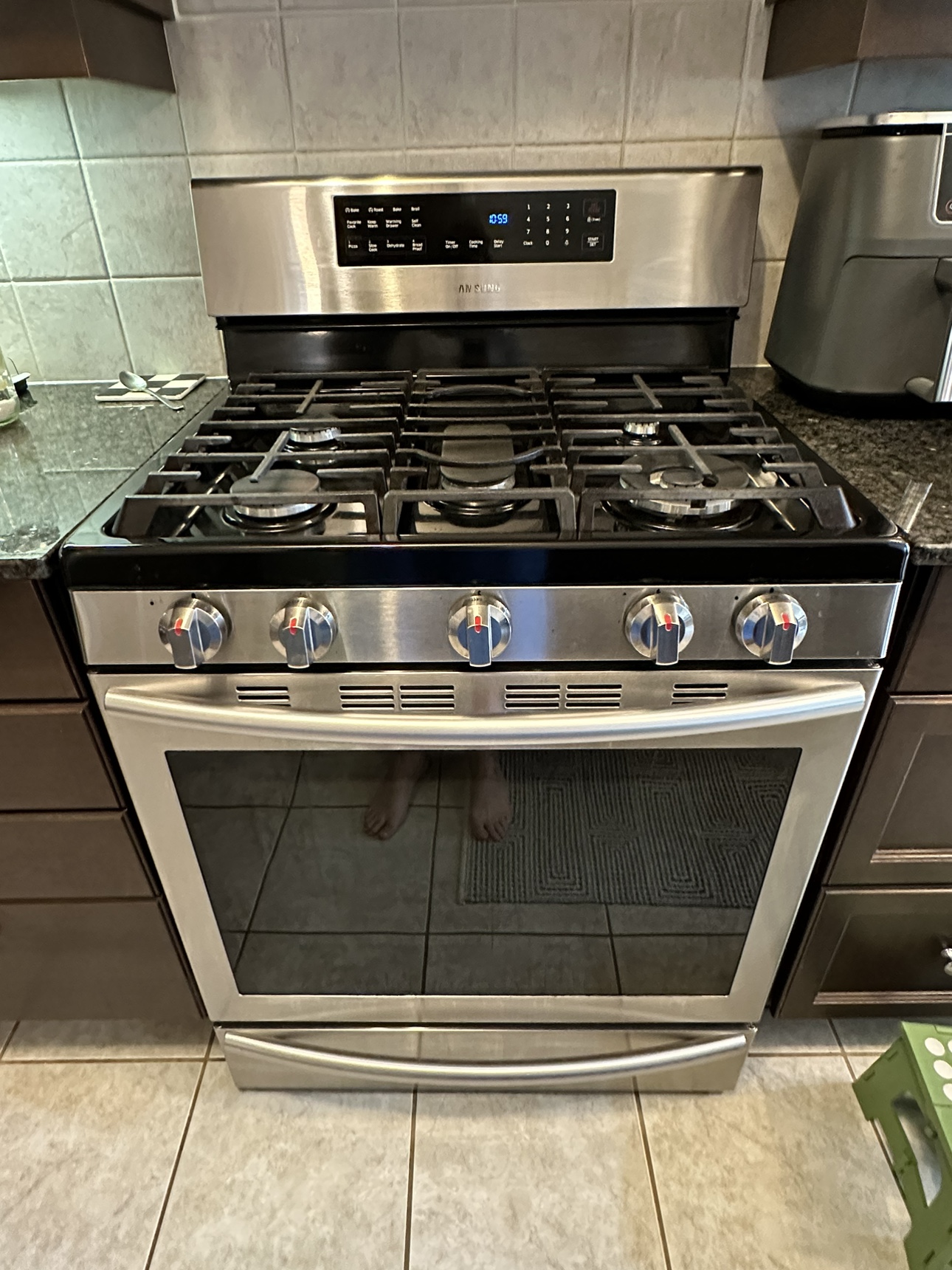 Samsung 6.0 cu. ft. Gas Range and hood fan