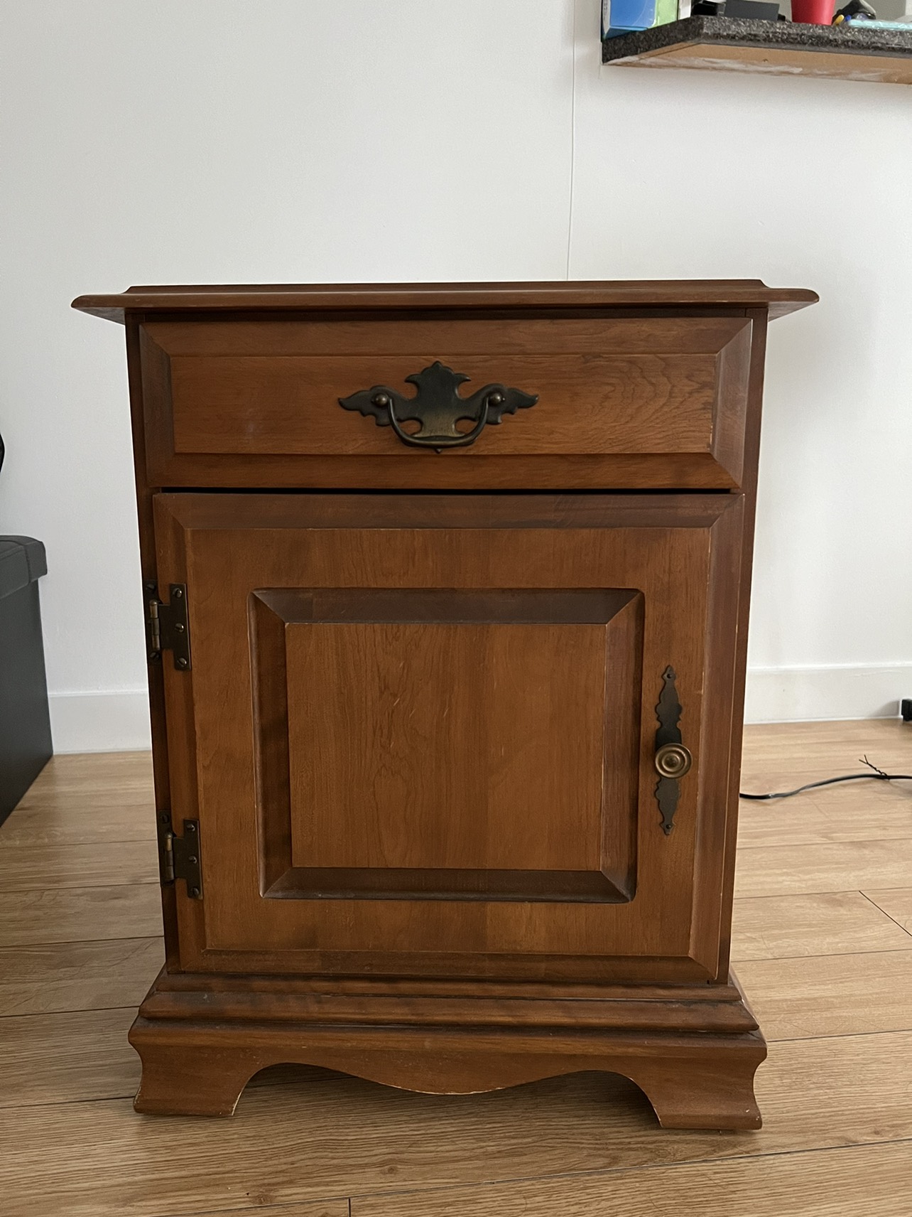 Vintage Wood Dresser Table - photo 2