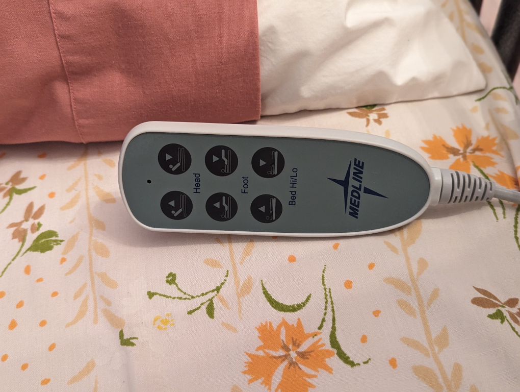 Hospital Bed - photo 4