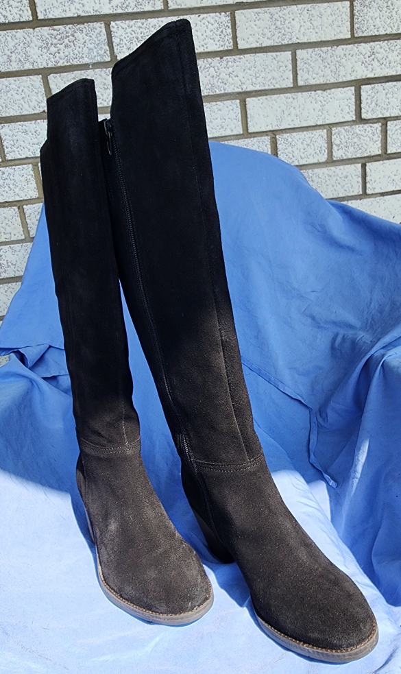 Womens Knee High Suede Boots BNIB image indicator(2)