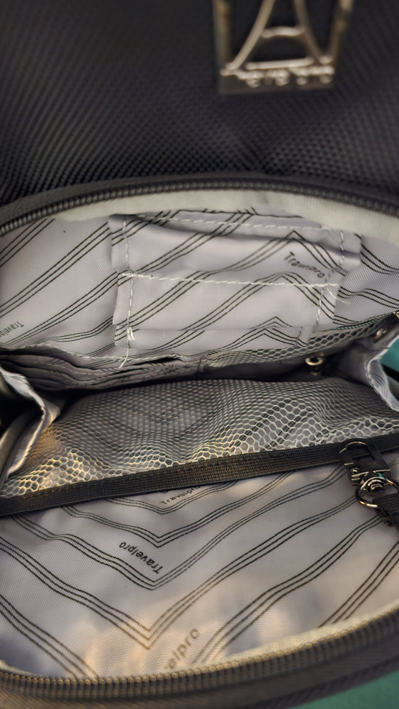 Travelpro Connoisseur Backpack image indicator(3)