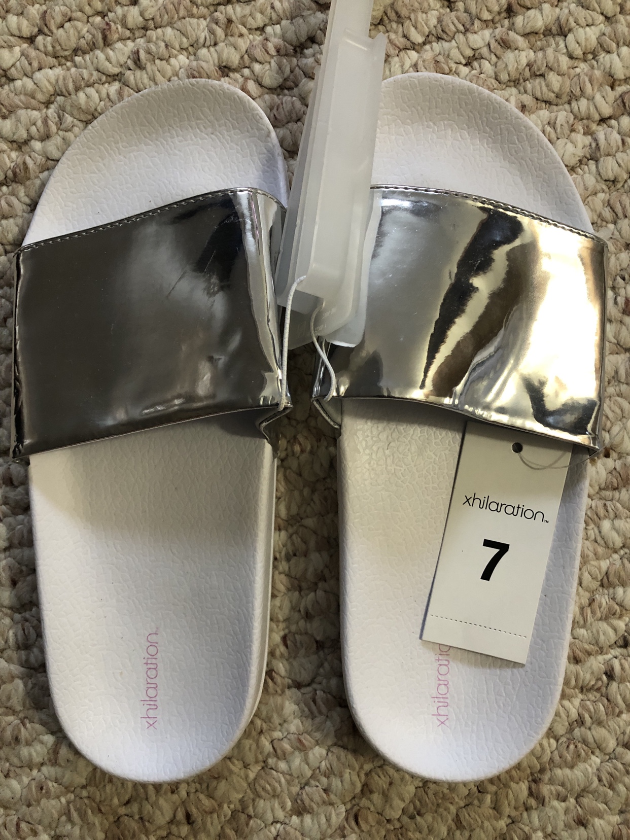Brandnew Women’s Misty sandals (size in pictures) image indicator(4)