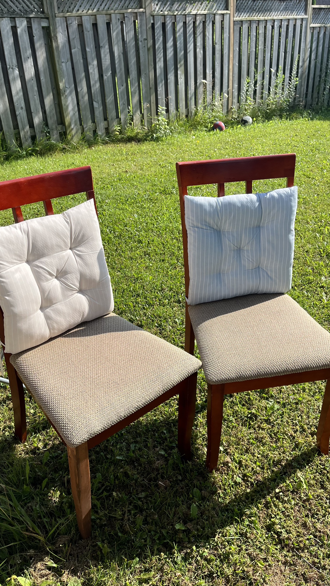 2 Dining Table Chairs Available image indicator(4)