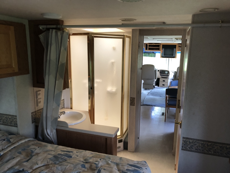 2001 36 feet Newmar Kountry Star Class A Motorhome - photo 3