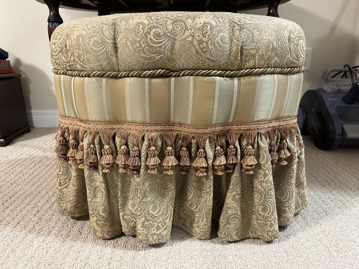 Bombay Vanity Desk with Mirror, Drawers and Beautiful Chair - photo 2