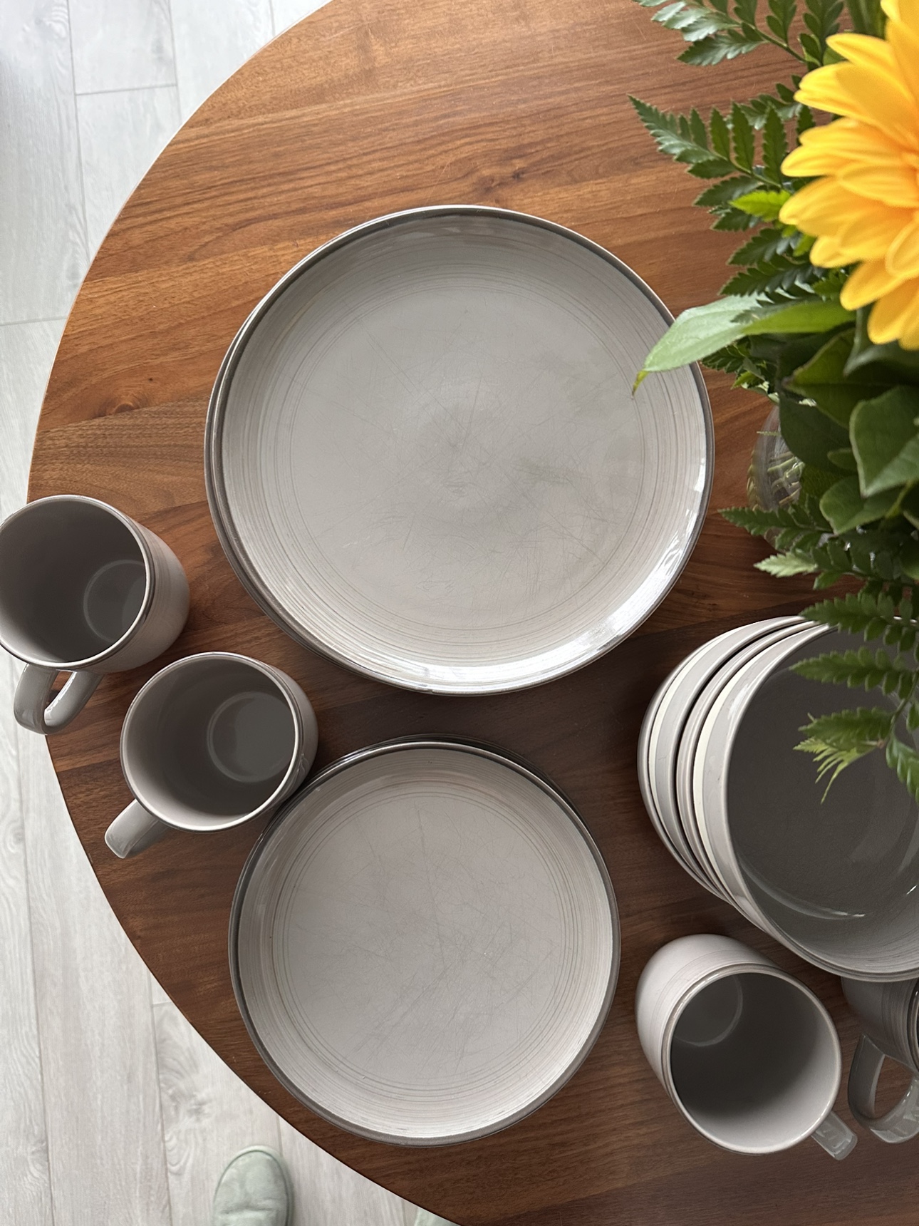 4 person plates (2 sizes), bowls and mugs