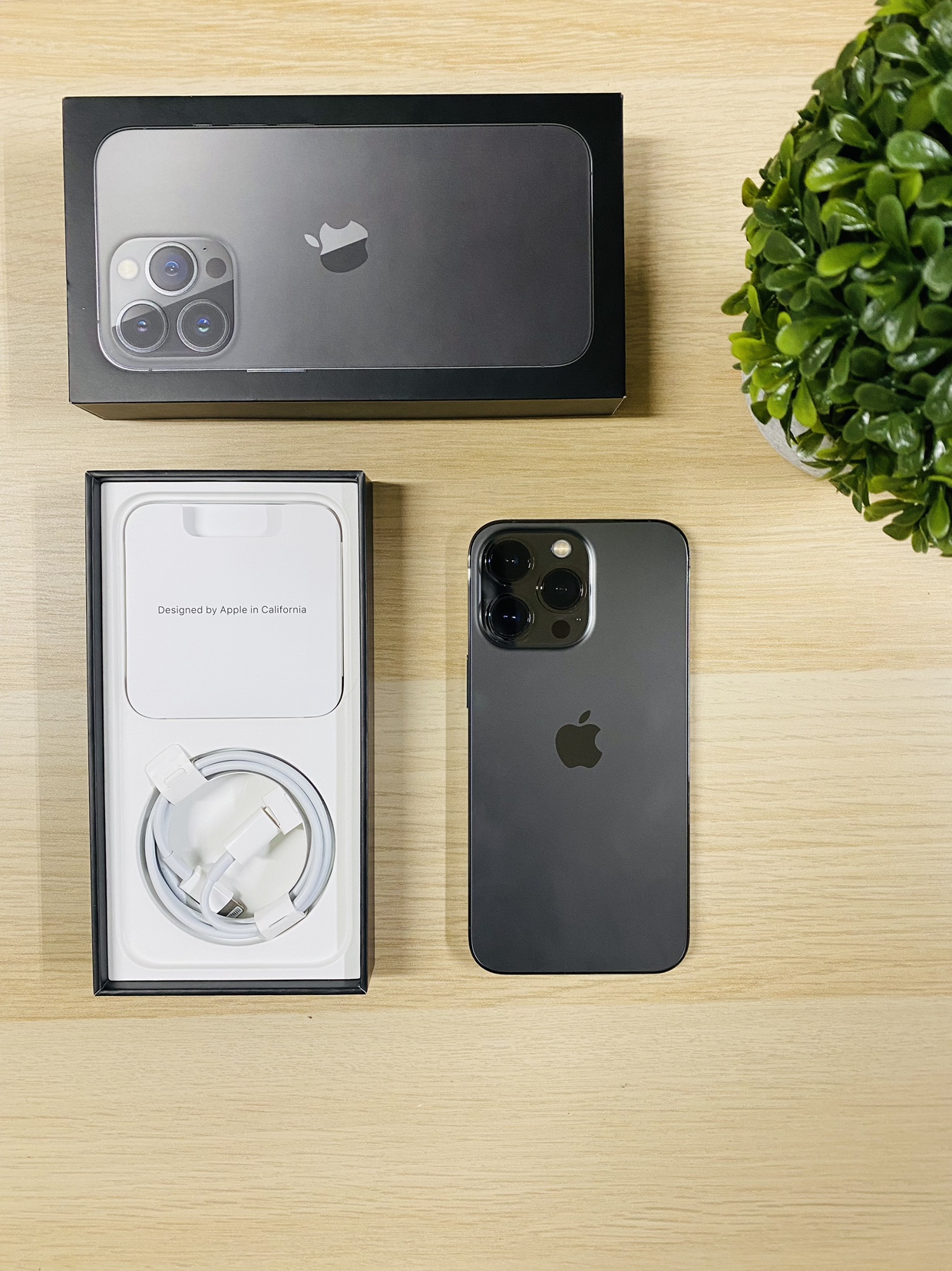 Apple iPhone 13 Pro - 128GB ( Unlocked ) Mint Condition thumbnail
