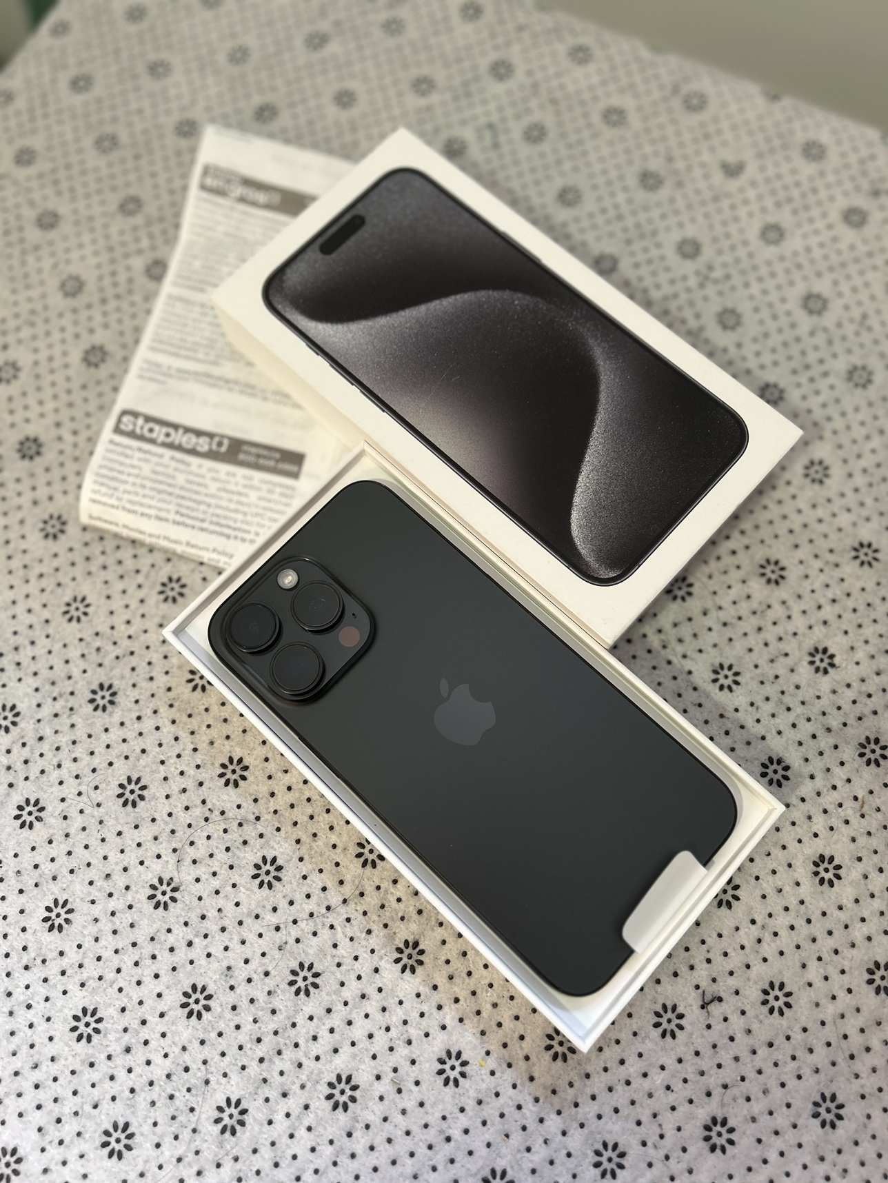 iPhone 15 Pro Max - 256gb - Black Titanium - photo 3