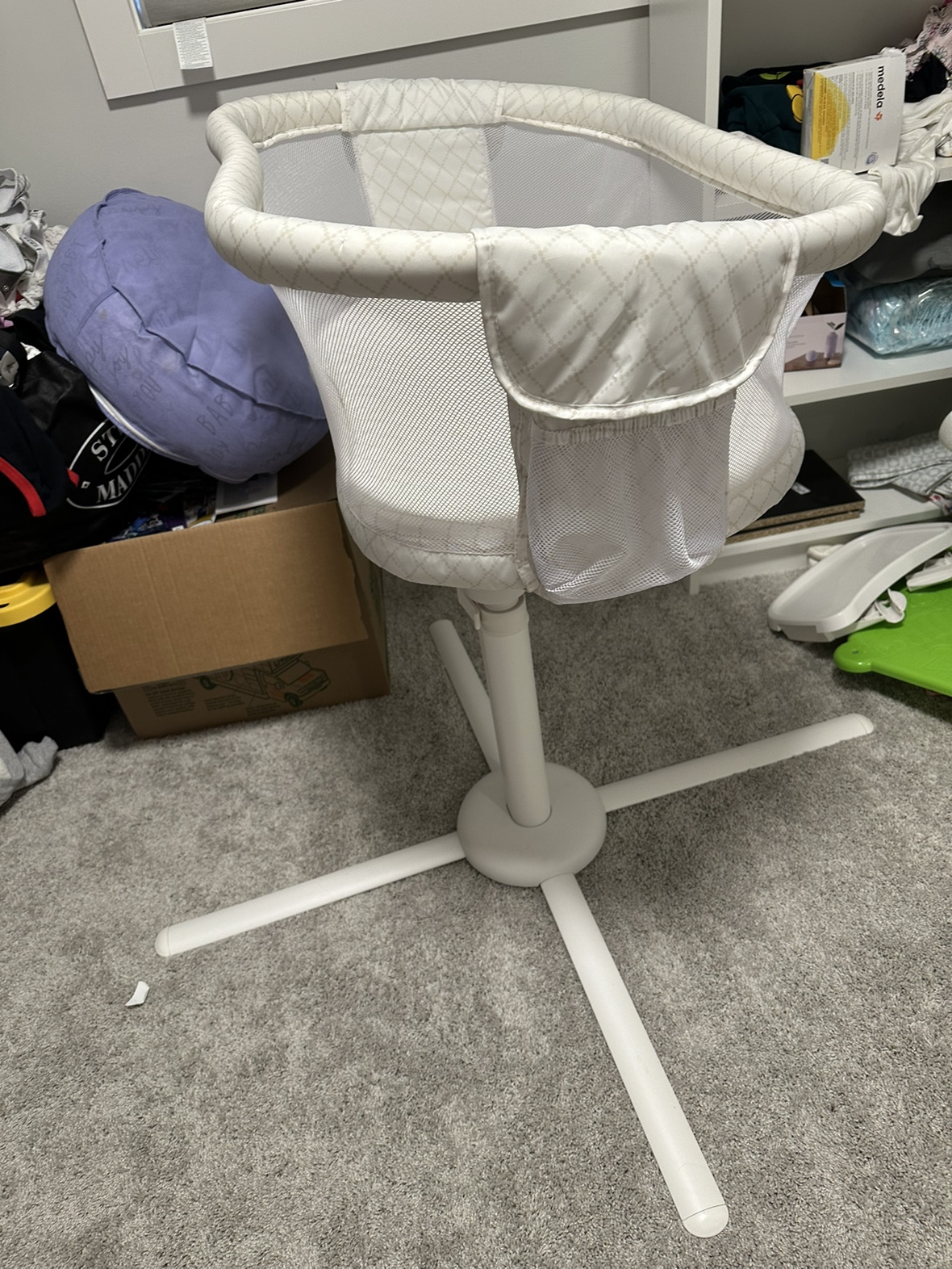 Halo Essentia Swivel Bassinest image indicator(3)