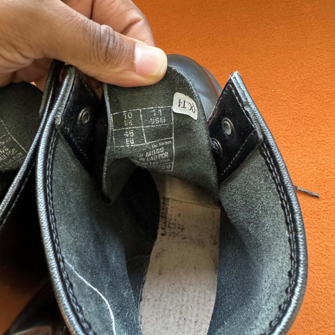 Dr. Martens black boots image indicator(8)