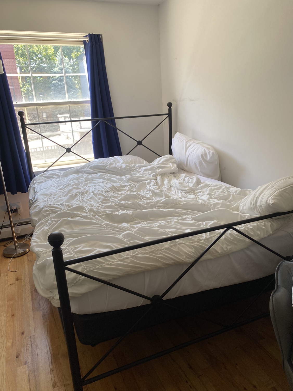 Queen Metal Headboard & Bedframe