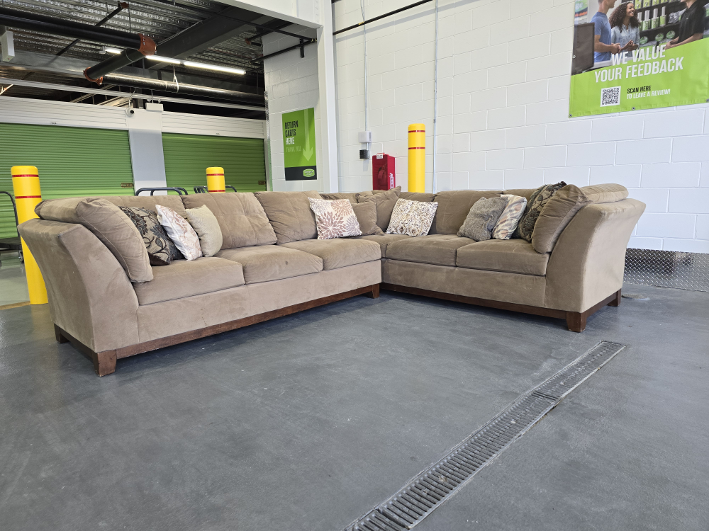 Sectional - photo 2