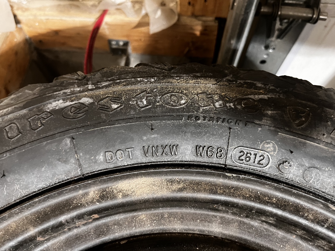 6 tires with rims - photo 3