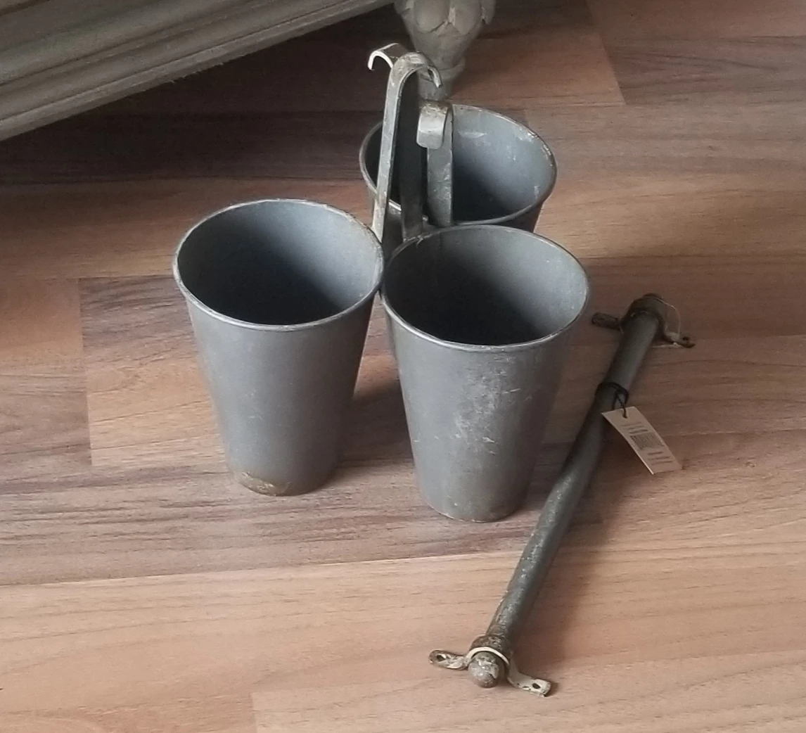 NEW WITH TAG RETAIL $85-Gracie Oaks Antiqued Metal Wall Planter image indicator(3)