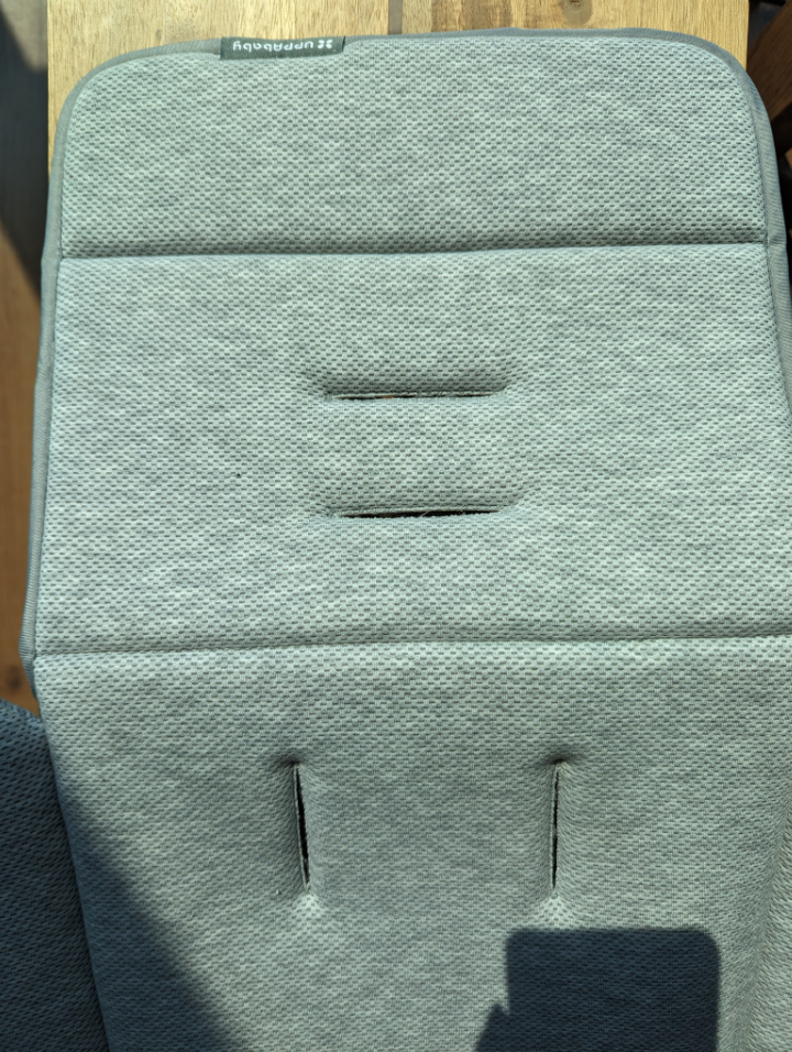 UppaBaby Snug Seat - Like New - photo 5