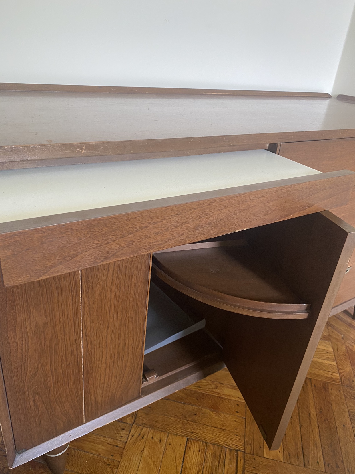 Mid-Century Dresser Needs Love - photo 3