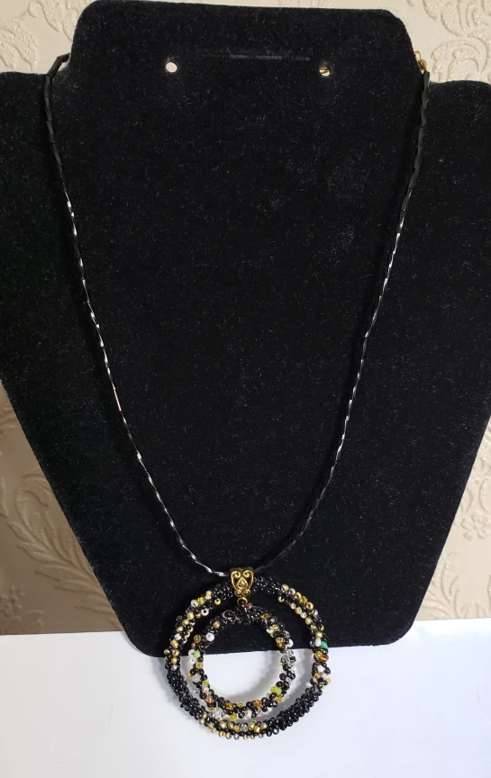 New double spiral pendant beaded necklace image indicator(3)