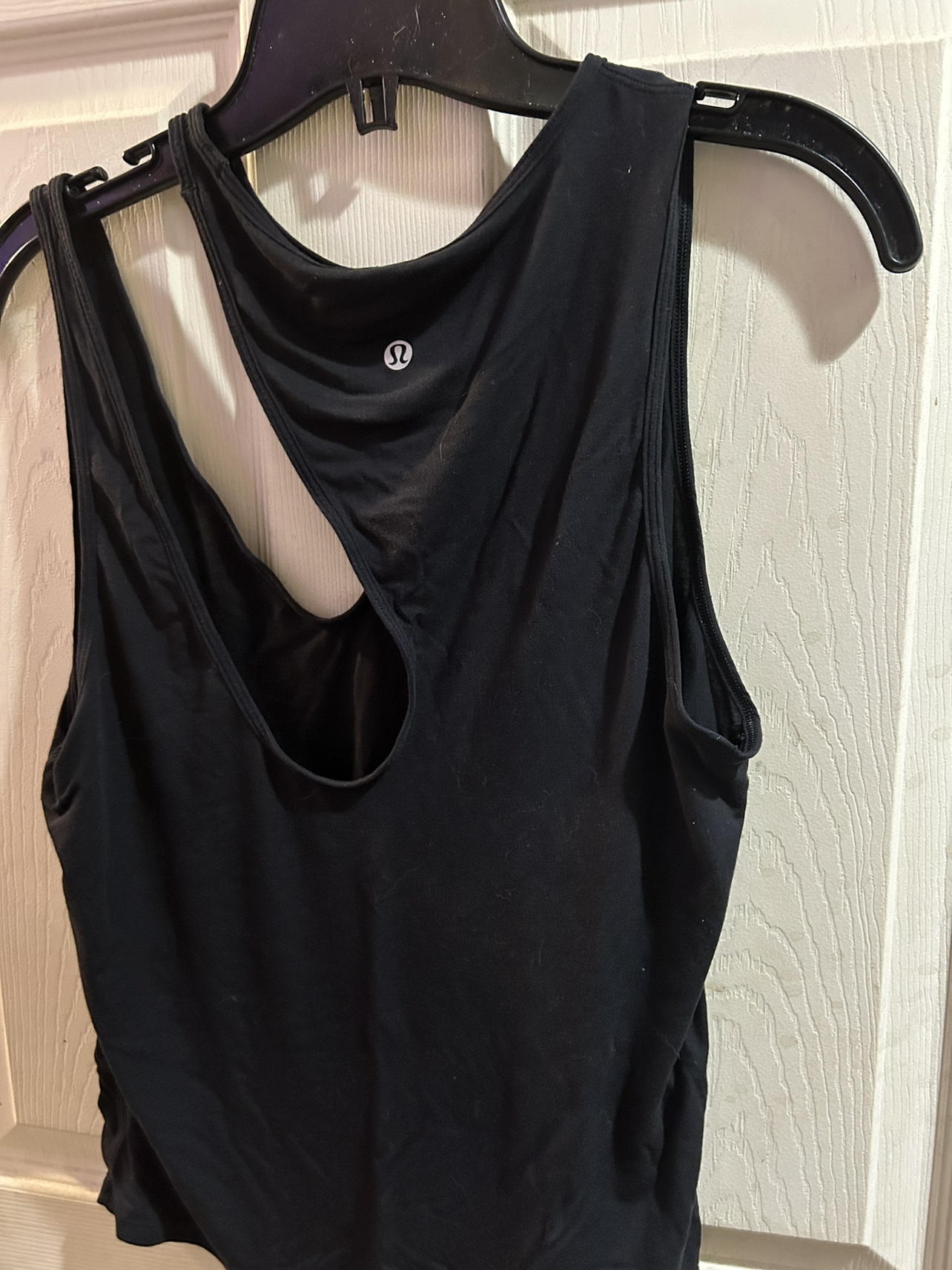 Last and final price!!!!Lululemon shoulder cut-out yoga tank - photo 3