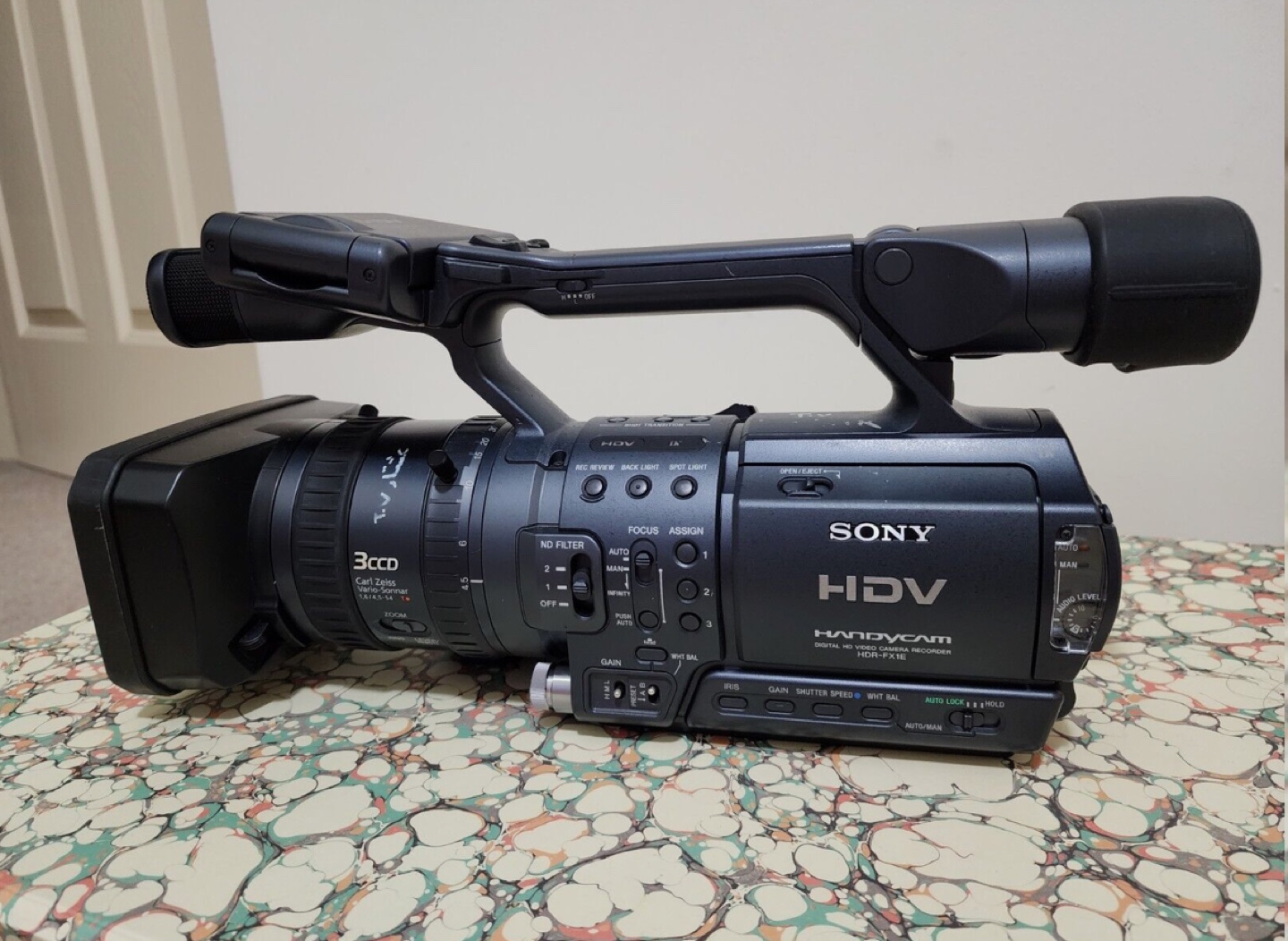 SONY HDR-FX1 w/ Bundle image indicator(2)