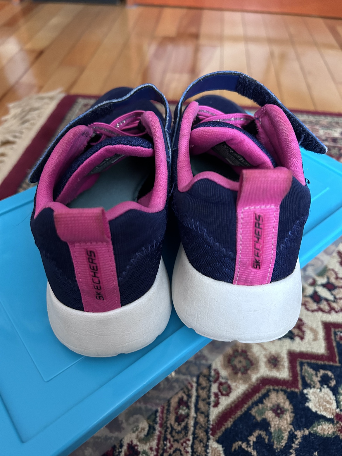Skechers size 2 for girls image indicator(2)