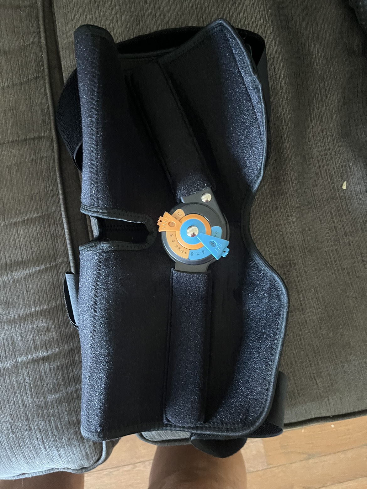 Hinged ROM Knee Braces Adjustable Knee Immobilizer image indicator(10)