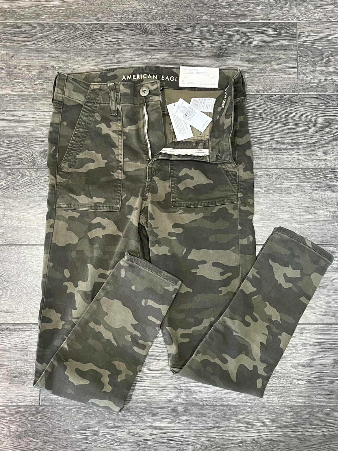 AE Size 6 High-Rise Jegging Crop Army Pants