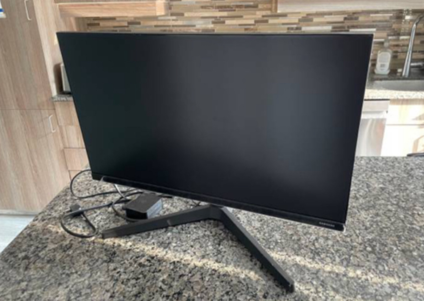 24-inch Samsung monitor and HDMI to HDMI cable - photo 2