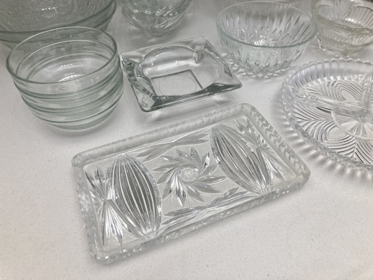 Lot of glass serving bowls & plates image indicator(5)