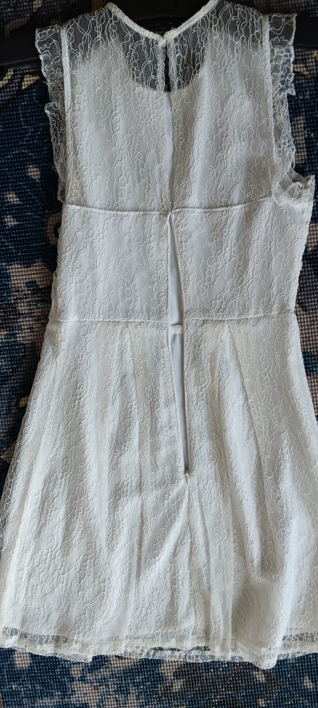 BCBG white lace dress _ 0 image indicator(2)
