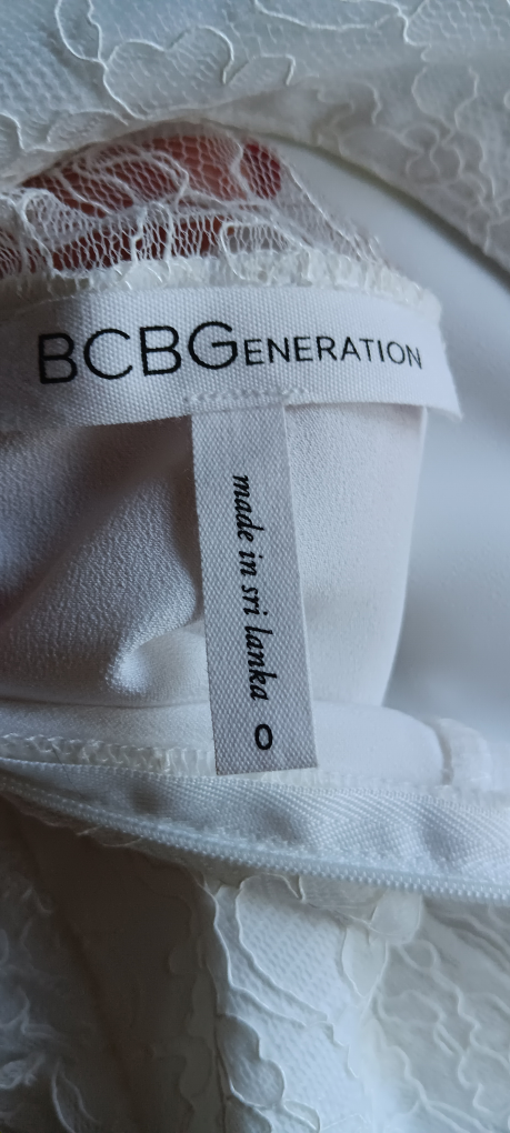 BCBG white lace dress _ 0 image indicator(5)