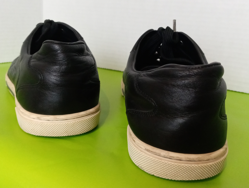 LOUIS VUITTON women's Size 6- black leather walking shoes. image indicator(5)