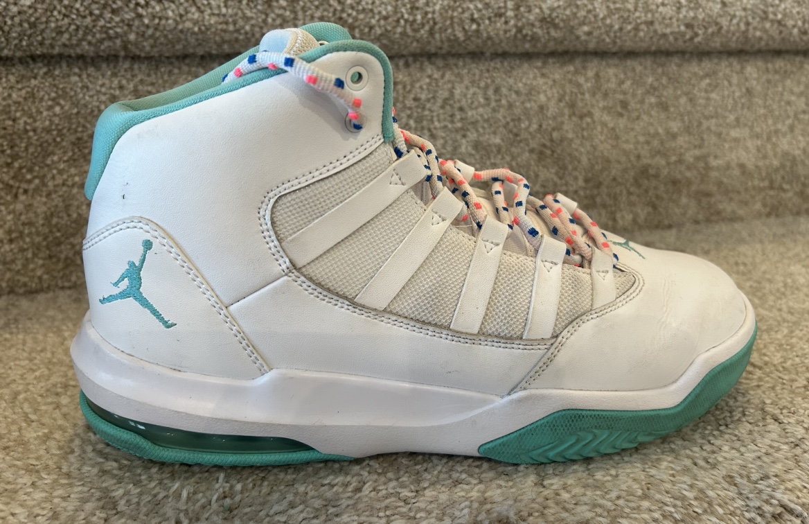 Nike Jordan Max Aura- ladies/youth/girls image indicator(5)