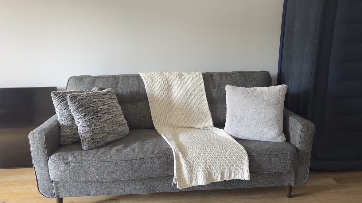 Couch 200
