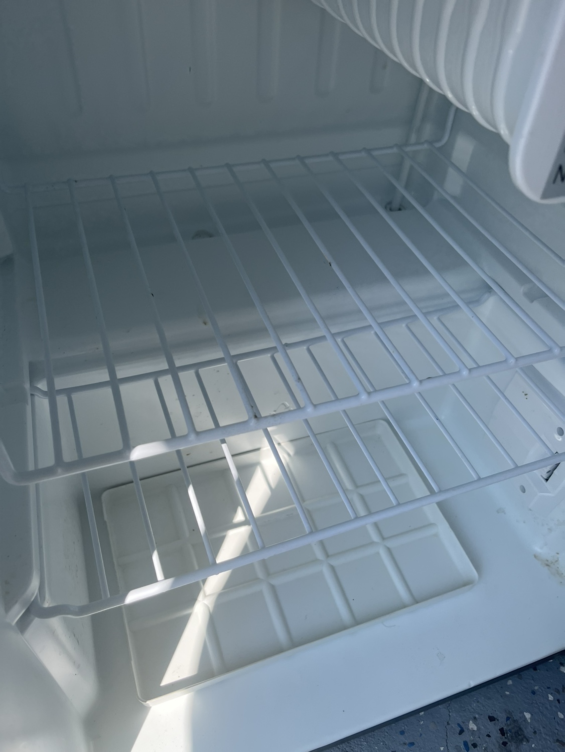 mini fridge with freezer - photo 2