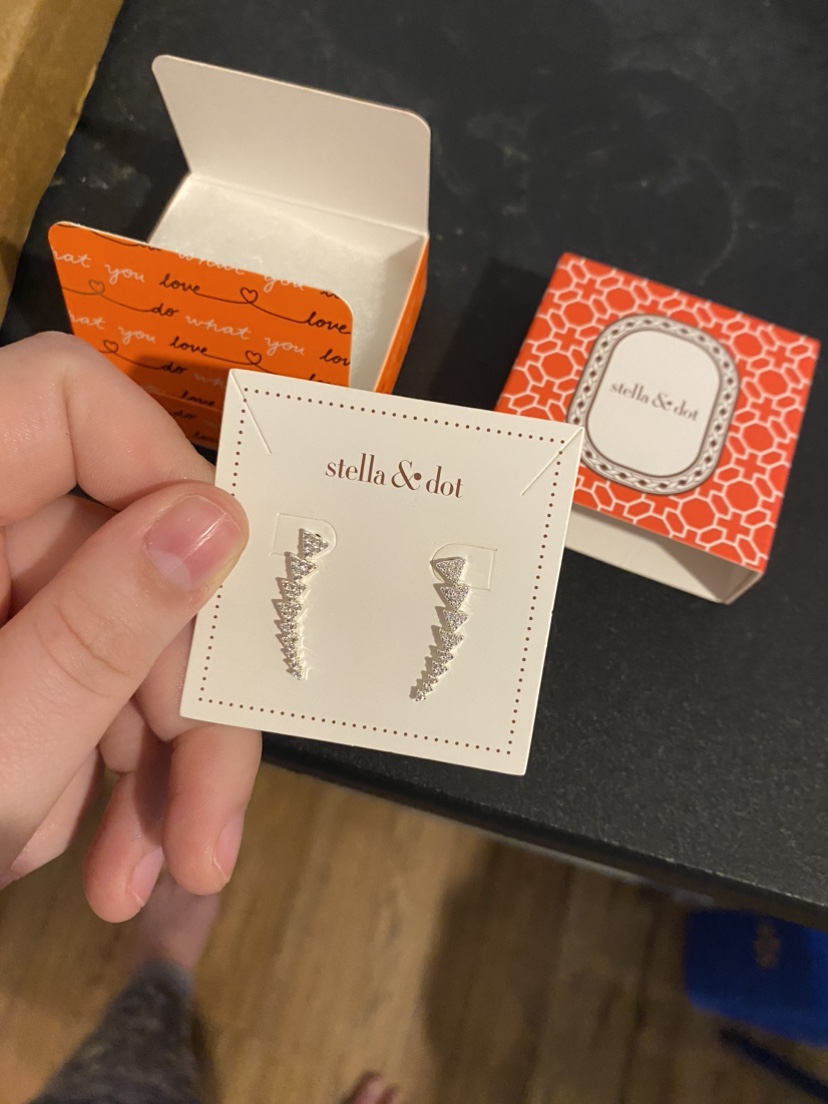 Earrings thumbnail