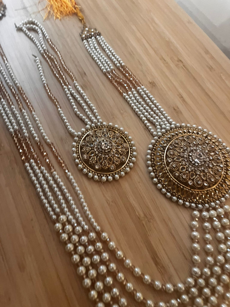 Kundan Pearl Long Mala with Teeka - photo 2