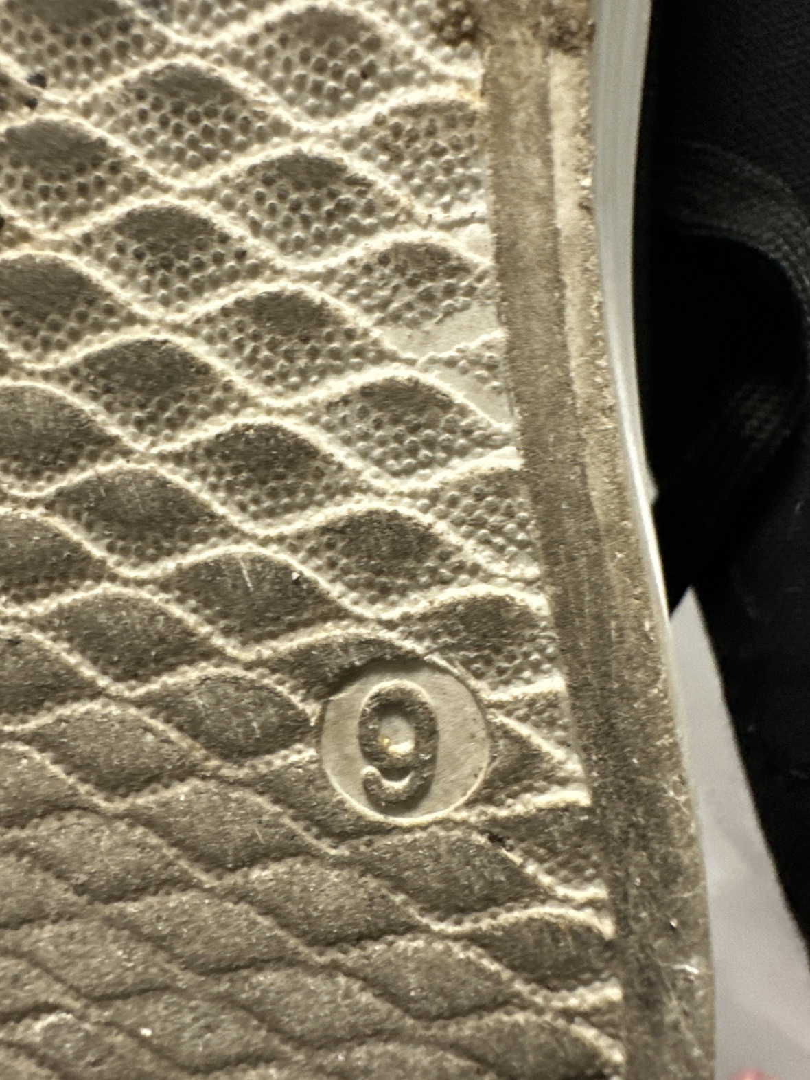 Lightly used shoes - Size 6 - photo 5